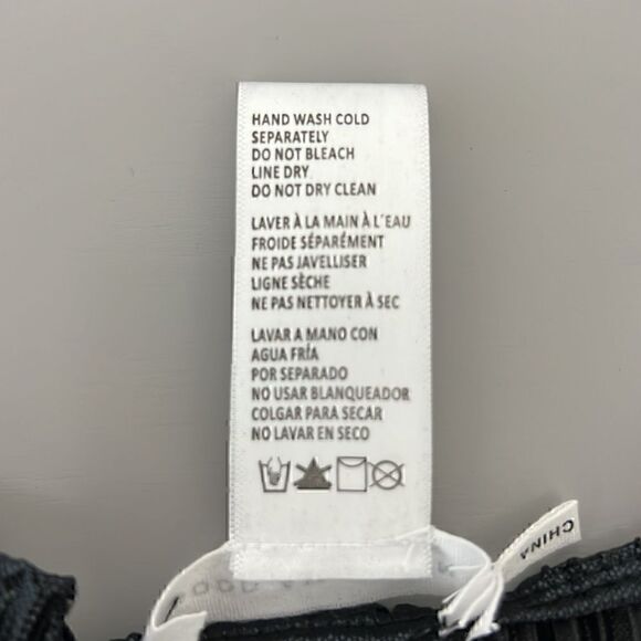 NWT Good American Plisse Deep V-Neck Dolman Blouse in Chrome Size L/XL - Picture 5 of 14